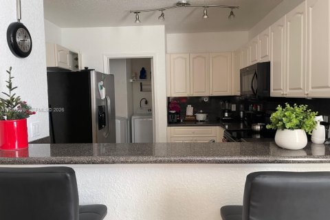 Villa ou maison à louer à Hialeah, Floride: 3 chambres, 126.44 m2 № 2169037 - photo 3
