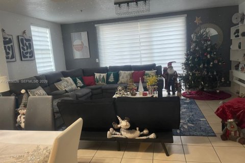 Villa ou maison à louer à Hialeah, Floride: 3 chambres, 126.44 m2 № 2169037 - photo 9