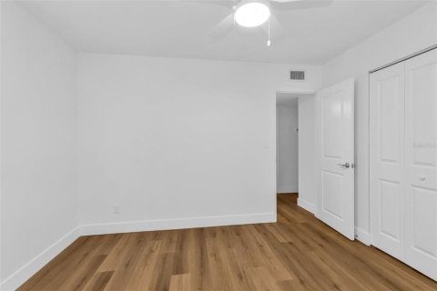 Commercial property in Punta Gorda, Florida 4 bedrooms, 187.29 sq.m. № 1912720 - photo 21