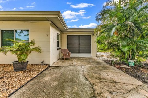 Commercial property in Punta Gorda, Florida 4 bedrooms, 187.29 sq.m. № 1912720 - photo 23