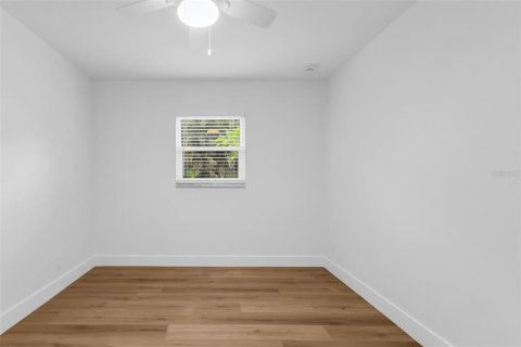 Commercial property in Punta Gorda, Florida 4 bedrooms, 187.29 sq.m. № 1912720 - photo 15