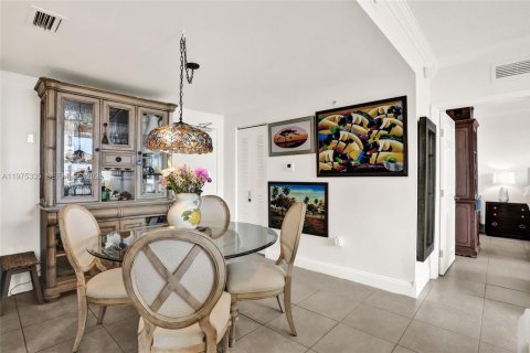 House in Miami, Florida 2 bedrooms, 85.47 sq.m. № 2042757 - photo 4