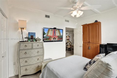 House in Miami, Florida 2 bedrooms, 85.47 sq.m. № 2042757 - photo 26