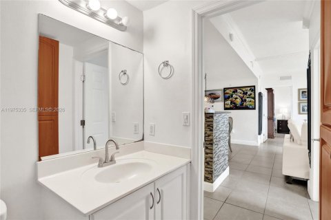 House in Miami, Florida 2 bedrooms, 85.47 sq.m. № 2042757 - photo 29