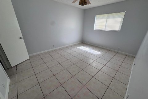 Copropriété à louer à Lauderhill, Floride: 1 chambre, 55.74 m2 № 2435955 - photo 9