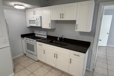 Copropriété à louer à Lauderhill, Floride: 1 chambre, 55.74 m2 № 2435955 - photo 3