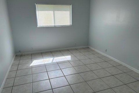 Copropriété à louer à Lauderhill, Floride: 1 chambre, 55.74 m2 № 2435955 - photo 10
