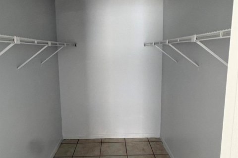 Copropriété à louer à Lauderhill, Floride: 1 chambre, 55.74 m2 № 2435955 - photo 11