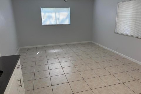 Copropriété à louer à Lauderhill, Floride: 1 chambre, 55.74 m2 № 2435955 - photo 8