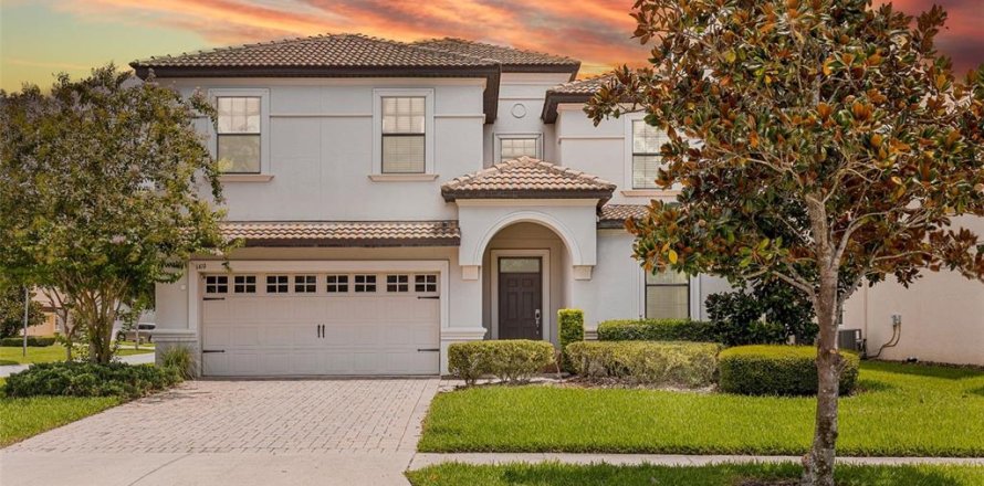 House in Davenport, Florida 8 bedrooms, 363.15 sq.m. № 1879719