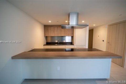 Condo in Miami, Florida, 1 bedroom  № 2036833 - photo 9