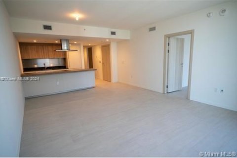 Condo in Miami, Florida, 1 bedroom  № 2036833 - photo 10