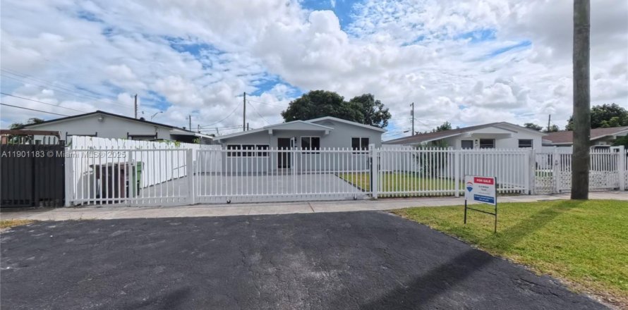 Casa en Hialeah, Florida 3 dormitorios, 142.6 m2 № 1951459