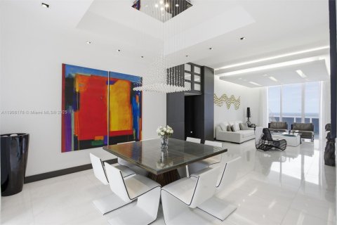 Купить кондоминиум в Санни-Айлс-Бич, Флорида 3 спальни, 216.18м2, № 1969356 - фото 6