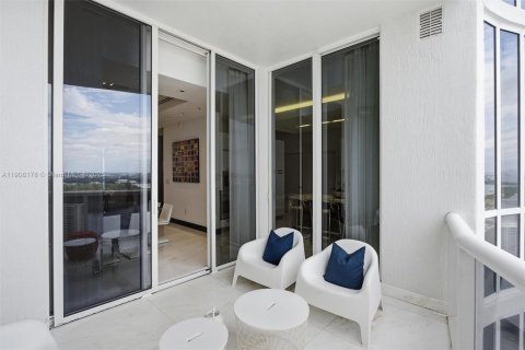 Купить кондоминиум в Санни-Айлс-Бич, Флорида 3 спальни, 216.18м2, № 1969356 - фото 11