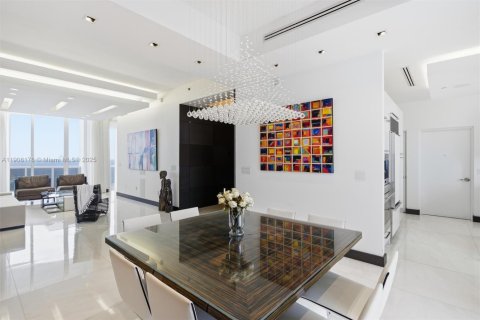 Купить кондоминиум в Санни-Айлс-Бич, Флорида 3 спальни, 216.18м2, № 1969356 - фото 8