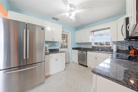 Casa en venta en Saint Petersburg, Florida, 2 dormitorios, 87.51 m2 № 2272896 - foto 3
