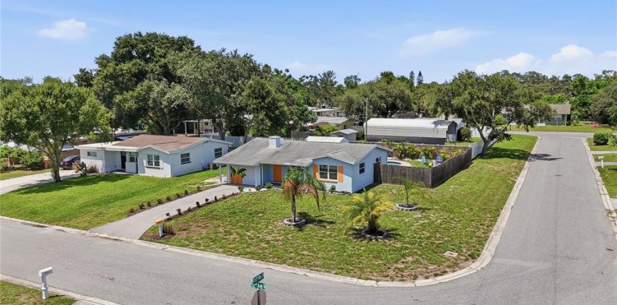 Casa en Saint Petersburg, Florida 2 dormitorios, 87.51 m2 № 2272896