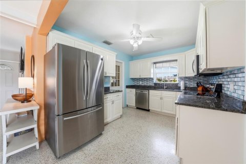 Casa en venta en Saint Petersburg, Florida, 2 dormitorios, 87.51 m2 № 2272896 - foto 25