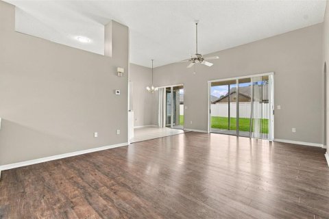 Villa ou maison à vendre à Wesley Chapel, Floride: 4 chambres, 186.27 m2 № 2400463 - photo 9