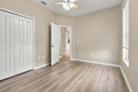 Villa ou maison à vendre à Wesley Chapel, Floride: 4 chambres, 186.27 m2 № 2400463 - photo 14
