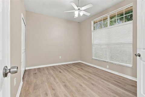 Villa ou maison à vendre à Wesley Chapel, Floride: 4 chambres, 186.27 m2 № 2400463 - photo 4