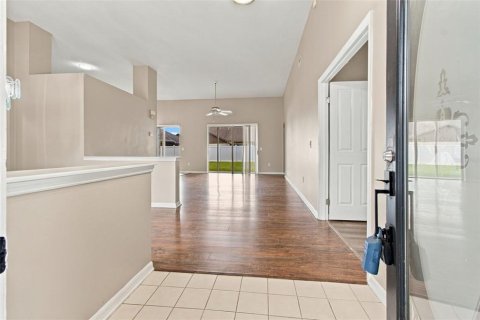 Villa ou maison à vendre à Wesley Chapel, Floride: 4 chambres, 186.27 m2 № 2400463 - photo 2