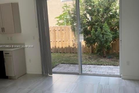 Купить таунхаус в Хомстед, Флорида 4 спальни, 127.65м2, № 1704058 - фото 5