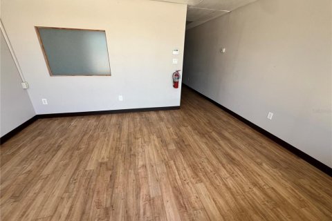Immobilier commercial à louer à Palm Harbor, Floride: 4705.22 m2 № 1744241 - photo 24