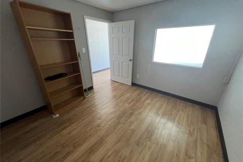 Immobilier commercial à louer à Palm Harbor, Floride: 4705.22 m2 № 1744241 - photo 25