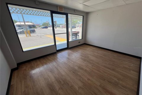 Immobilier commercial à louer à Palm Harbor, Floride: 4705.22 m2 № 1744241 - photo 22