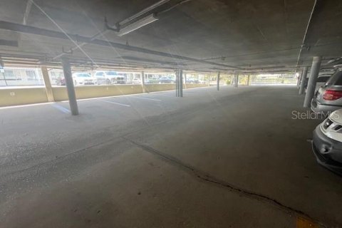 Immobilier commercial à louer à Palm Harbor, Floride: 4705.22 m2 № 1744241 - photo 17