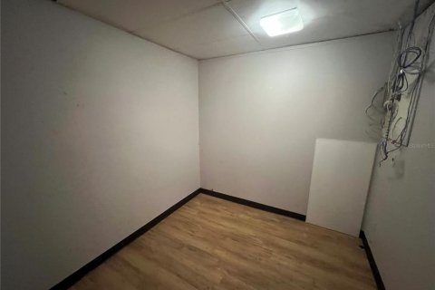 Immobilier commercial à louer à Palm Harbor, Floride: 4705.22 m2 № 1744241 - photo 28