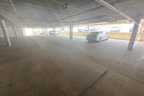 Immobilier commercial à louer à Palm Harbor, Floride: 4705.22 m2 № 1744241 - photo 15