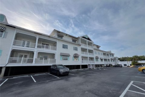 Immobilier commercial à louer à Palm Harbor, Floride: 4705.22 m2 № 1744241 - photo 11