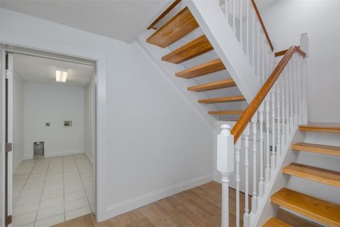 House in New Port Richey, Florida 5 bedrooms, 417.04 sq.m. № 1785581 - photo 12