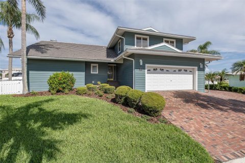 House in New Port Richey, Florida 5 bedrooms, 417.04 sq.m. № 1785581 - photo 3