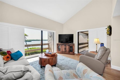 Condo in Clearwater, Florida, 3 bedrooms  № 1612868 - photo 12