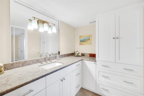 Condo in Clearwater, Florida, 3 bedrooms  № 1612868 - photo 17