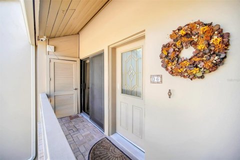 Condo in Clearwater, Florida, 3 bedrooms  № 1612868 - photo 2