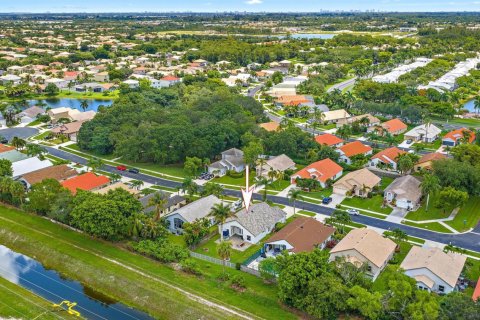 House in Wellington, Florida 3 bedrooms, 148.64 sq.m. № 2254580 - photo 24