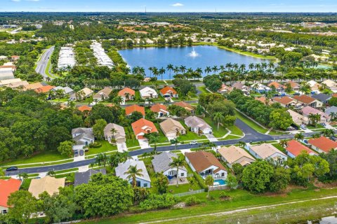 House in Wellington, Florida 3 bedrooms, 148.64 sq.m. № 2254580 - photo 26