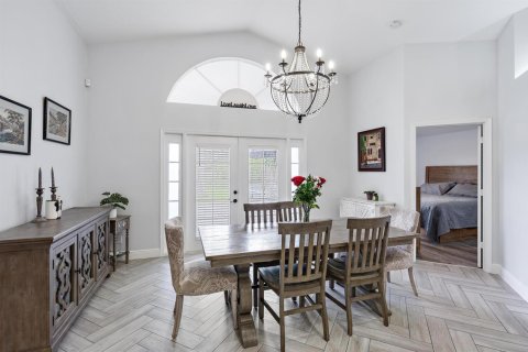 House in Wellington, Florida 3 bedrooms, 148.64 sq.m. № 2254580 - photo 8
