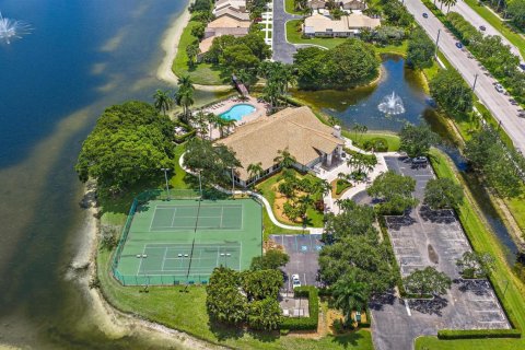 House in Wellington, Florida 3 bedrooms, 148.64 sq.m. № 2254580 - photo 27