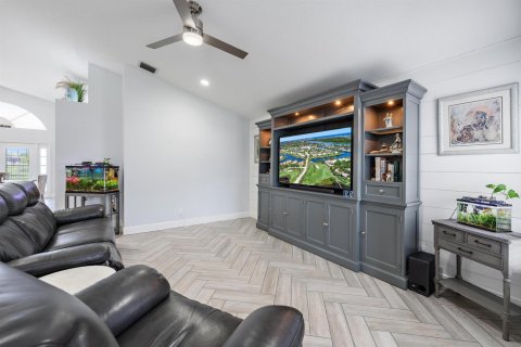 House in Wellington, Florida 3 bedrooms, 148.64 sq.m. № 2254580 - photo 3