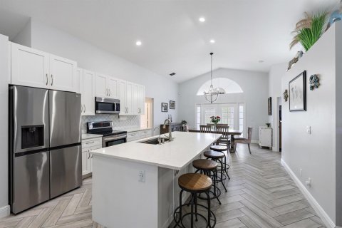 House in Wellington, Florida 3 bedrooms, 148.64 sq.m. № 2254580 - photo 5