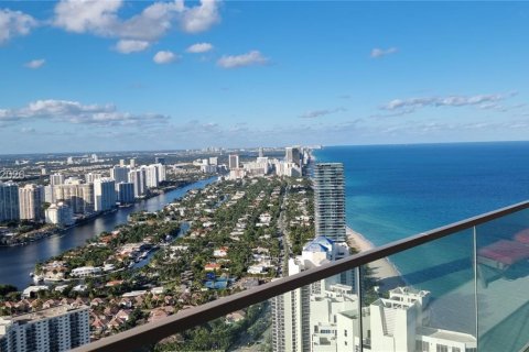 Condo in Sunny Isles Beach, Florida, 3 bedrooms  № 2058054 - photo 21