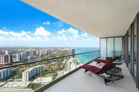 Condo in Sunny Isles Beach, Florida, 3 bedrooms  № 2058054