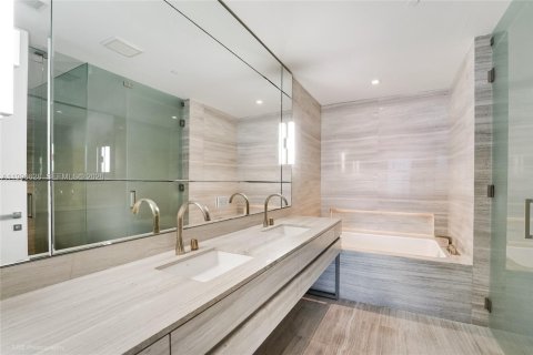 Condo in Sunny Isles Beach, Florida, 3 bedrooms  № 2058054 - photo 12