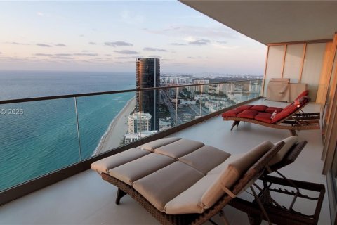 Condo in Sunny Isles Beach, Florida, 3 bedrooms  № 2058054 - photo 18